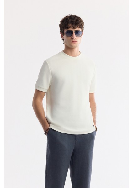 Erkek Ekru Bisiklet Yaka Pamuklu Jakarlı Elastan Regular Fit T-Shirt A51Y1012
