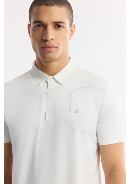 Erkek Beyaz Kıvrılmaz Polo Yaka Bi-Stretch Teknik Kumaş Regular Fit T-Shirt A51Y1156 fiyatları