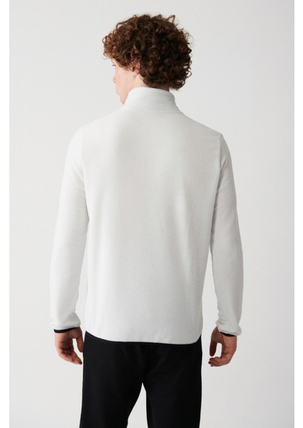 Erkek Beyaz Soğuğa Dayanıklı Yarım Fermuarlı Dik Yaka Polar Regular Fit Sweatshirt E001068 modelleri