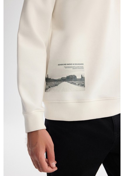 Erkek Ekru Bisiklet Yaka Pamuklu Baskılı Elastan Regular Fit Sweatshirt A42Y1251 fiyatları