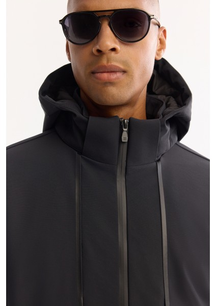 Erkek Siyah Kapüşonlu Su İtici Rüzgar Geçirmez Hafif Mevsimlik Regular Fit Mont A52Y6080 fiyatları