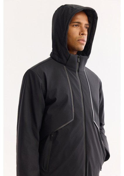Erkek Siyah Kapüşonlu Su İtici Rüzgar Geçirmez Hafif Mevsimlik Regular Fit Mont A52Y6080 modelleri