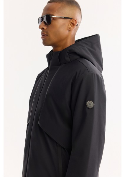 Erkek Siyah Kapüşonlu Su İtici Rüzgar Geçirmez Hafif Mevsimlik Regular Fit Mont A52Y6080 fırsatları