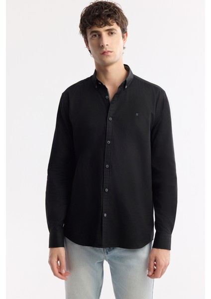 Erkek Siyah Düğmeli Yaka Hediye Kutulu %100 Pamuk Basic Regular Fit Gömlek B002034