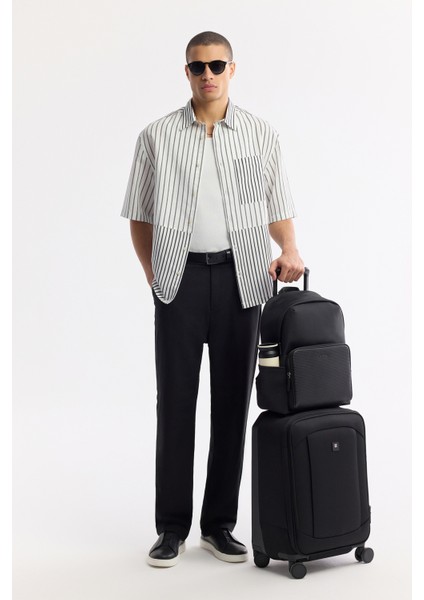 Erkek Siyah-Beyaz Klasik Yaka Viskon Karışımlı Kısa Kol Boxy Fit Gömlek A51Y2120