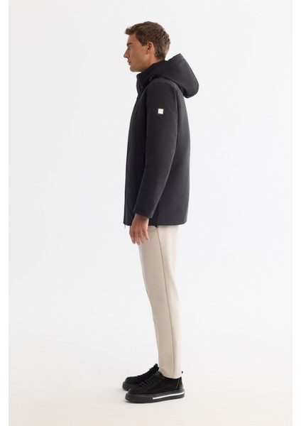 Erkek Siyah Çıkma Kapüşonlu Su İtici Rüzgar Geçirmez Uzun Comfort Fit Mont A42Y6151 modelleri