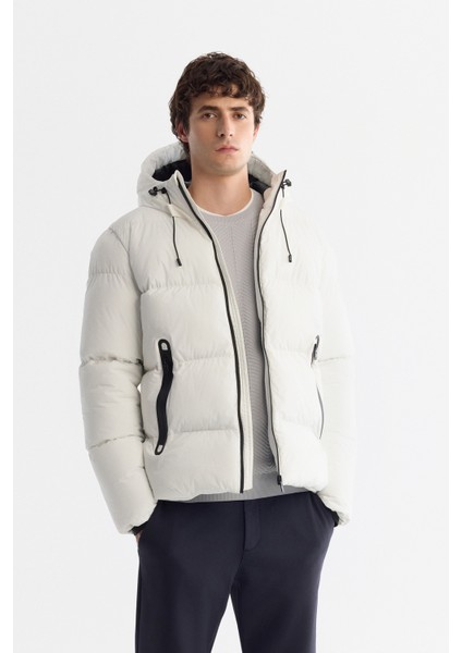 Erkek Beyaz Kapüşonlu Su İtici Rüzgar Geçirmez -5°C Dayanıklı Şişme Comfort Fit Mont B006046