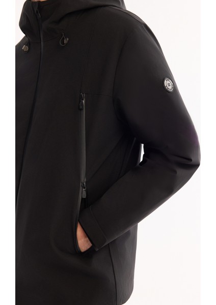 Erkek Siyah Fonksiyonel Çift Kullanımlı Su İtici Rüzgar Geçirmez Mevsimlik Mont A52Y6096