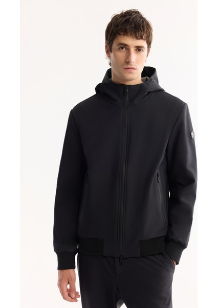 Erkek Siyah Kapüşonlu Su İtici Rüzgar Geçirmez Hafif Mevsimlik Regular Fit Mont A52Y6100