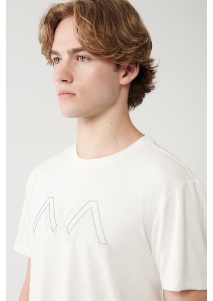 Erkek Beyaz Bisiklet Yaka Baskılı Soft Touch Regular Fit T-shirt A41y1131 fiyatları