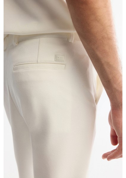 Erkek Beyaz Klasik Bel Jersey Pamuklu Carrot Fit Pantolon A42Y3061 indirimleri