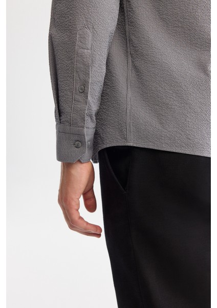Erkek Gri Düğmeli Yaka Kolay Ütülenir Çizgili Slim Fit Gömlek A42Y2098 fırsatları