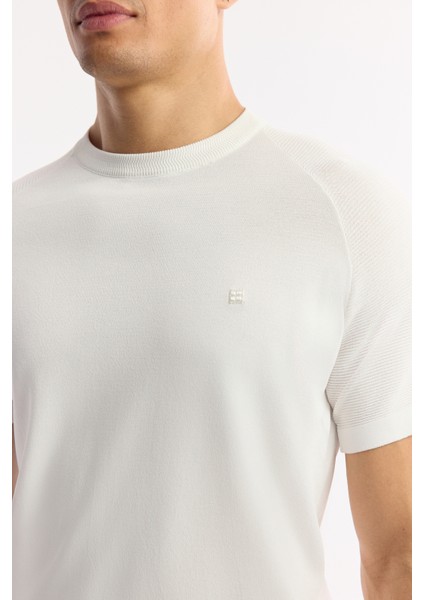 Erkek Ekru Bisiklet Yaka Rayon Triko Regular Fit T-Shirt A51Y5005 fiyatları