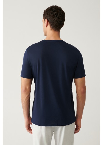 Erkek Lacivert Bisiklet Yaka Soft Touch Basic Regular Fit T-Shirt B001171 fırsatları