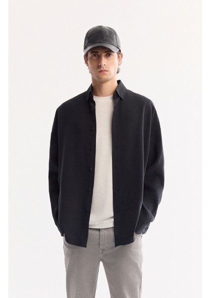 Erkek Siyah Düğmeli Yaka Soft Touch Oversize Fit Gömlek A52Y2023
