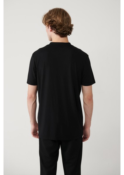 Erkek Siyah Bisiklet Yaka Baskılı Soft Touch Regular Fit T-Shirt A41Y1010 fırsatları