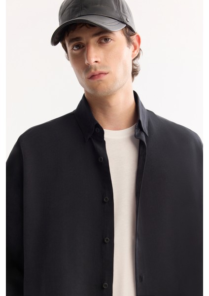 Erkek Siyah Düğmeli Yaka Soft Touch Oversize Fit Gömlek A52Y2023