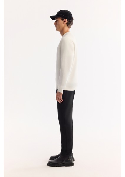 Erkek Beyaz Bisiklet Yaka Pamuklu Şardonlu Baskılı Regular Fit Sweatshirt B001033 modelleri