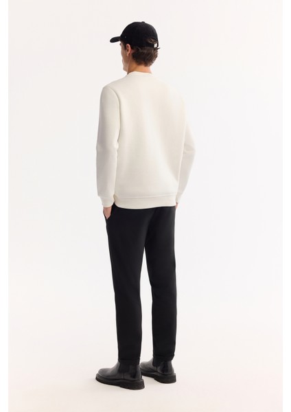 Erkek Beyaz Bisiklet Yaka Pamuklu Şardonlu Baskılı Regular Fit Sweatshirt B001033 fırsatları