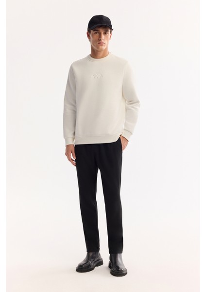 Erkek Beyaz Bisiklet Yaka Pamuklu Şardonlu Baskılı Regular Fit Sweatshirt B001033 indirimleri