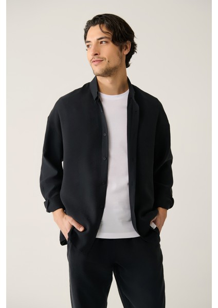 Erkek Siyah Soft Touch Alttan Britli Yaka Soft Touch Oversize Fit Gömlek A41Y2168 fiyatları
