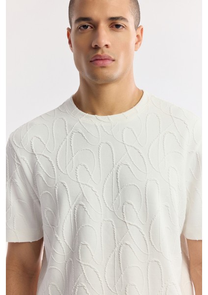 Erkek Beyaz Bisiklet Yaka Pamuklu Jakarlı Elastan Comfort Fit T-Shirt A51Y1122 fiyatları