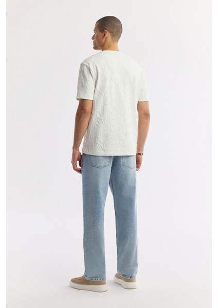 Erkek Beyaz Bisiklet Yaka Pamuklu Jakarlı Elastan Comfort Fit T-Shirt A51Y1122 fırsatları