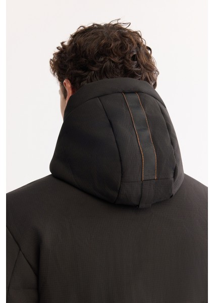Erkek Siyah Kapüşonlu Su İtici Rüzgar Geçirmez -7°C Dayanıklı Şişme Comfort Fit Mont A52Y6184