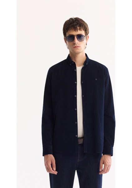 Erkek Lacivert Düğmeli Yaka %100 Pamuk Soft Touch Kadife Regular Fit Gömlek B002032