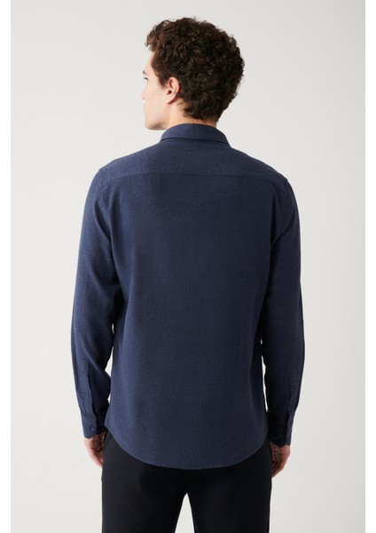 Erkek Lacivert Düğmeli Yaka %100 Pamuk Regular Fit Gömlek B002033 fırsatları