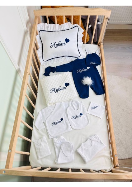 Isimli Hastane Çıkış Seti, Takı Yastığı ve Puset Örtüsü %100 Pamuk 12 Parça 0-3 Ay Nakışlı