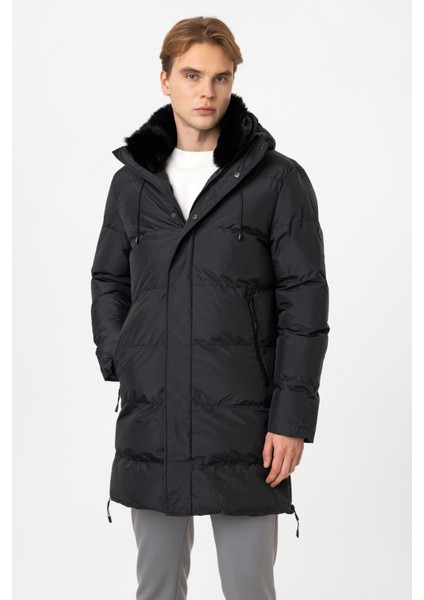 Siyah Regular Fit Kürklü Yaka Kapüşonlu Puffer Uzun Şişme Mont