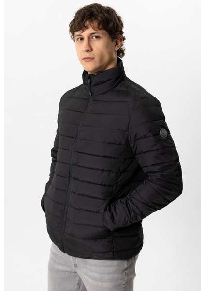 Siyah Regular Fit Dik Yaka Puffer Şişme Mont modelleri