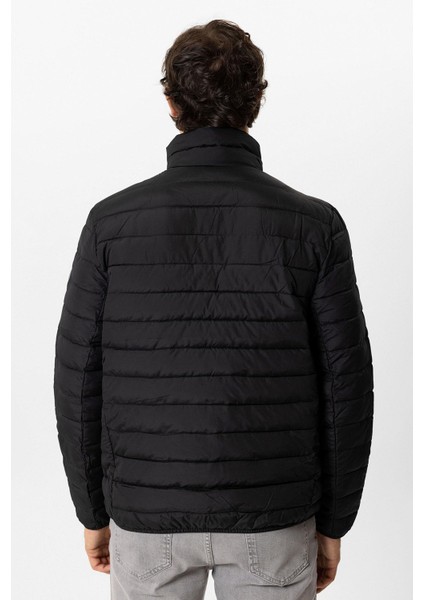Siyah Regular Fit Dik Yaka Puffer Şişme Mont fırsatları