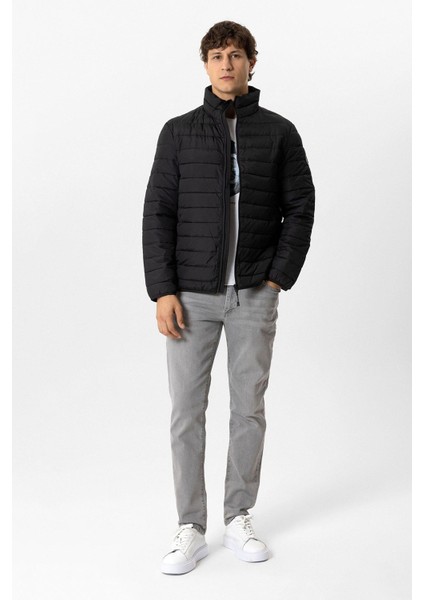 Siyah Regular Fit Dik Yaka Puffer Şişme Mont