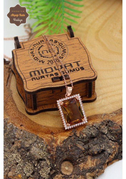 Zultanit Taşlı Dikdörtgen Model Rose Kaplama Gümüş Kolye 201024752 fırsatları