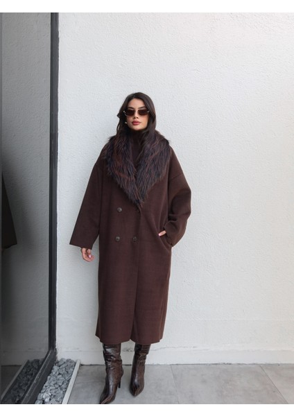 Kürk Yaka Düğmeli Uzun Kaban fırsatları