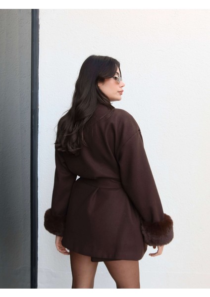 Kürk Manşetli Bağlamalı Kısa Kaban indirimleri