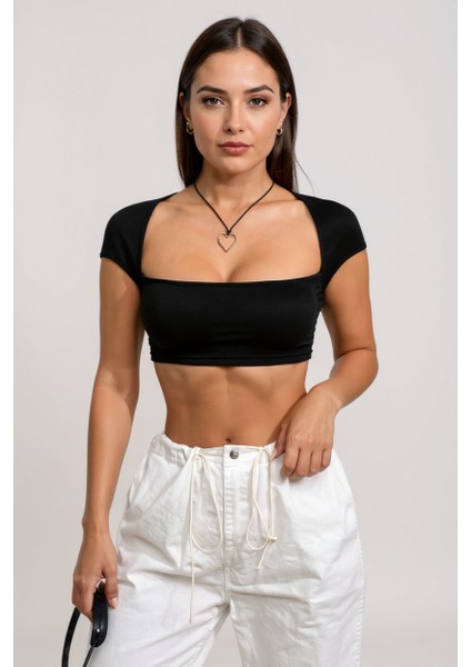 Kadın Siyah Sırt Dekolteli ve Boyundan Bağlamalı Yarım Kol Crop Top Bluz – Şık, Rahat ve Kolay Kombinlenebilir fiyatları