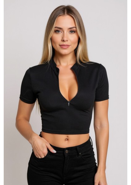 Kadın Siyah Yarım Fermuarlı ve Kısa Kollu Crop Top Bluz