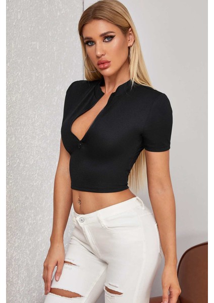 Kadın Siyah Yarım Fermuarlı ve Kısa Kollu Crop Top Bluz