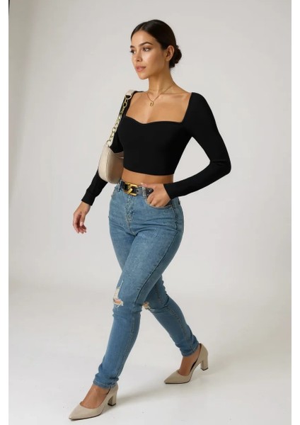 Kadın Siyah Uzun Kol Göğüs Dekolteli Şık Crop Top Bluz – Şık, Rahat ve Kolay Kombinlenebilir