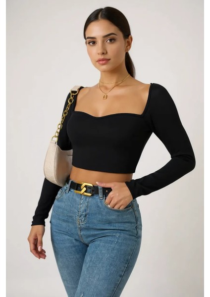 Kadın Siyah Uzun Kol Göğüs Dekolteli Şık Crop Top Bluz – Şık, Rahat ve Kolay Kombinlenebilir