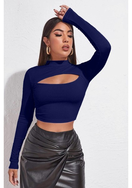 Kadın Lacivert Göğüs Dekolteli Uzun Kollu Cut Out Crop Top Bluz – Şık, Rahat ve Kolay Kombinlenebilir modelleri