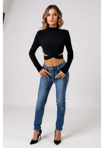 Kadın Siyah Çapraz Bel Detaylı Dik Yaka Uzun Kol Crop Top Bluz – Şık, Rahat ve Kolay Kombinlenebilir fiyatları