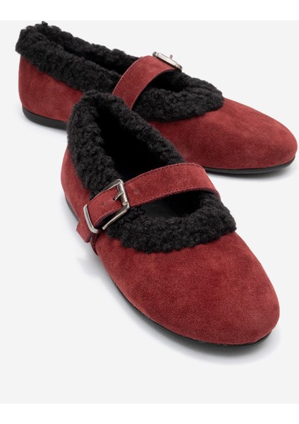 Guın Bordo Süet Hakiki Deri Peluş Detaylı Kemerli Kadın Babet Ayakkabı