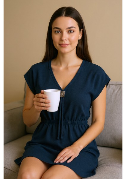 Kadın Lacivert Yanları Yırtmaçlı Tokalı V Yaka Mini Plaj Elbisesi