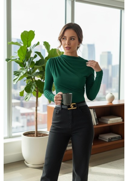 Kadın Yeşil Belden ve Boyundan Büzgü Detaylı Uzun Kollu Bluz