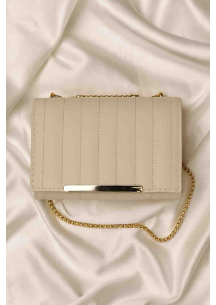Gold Zincir Detaylı Krem Mini Çanta – Kapitone Omuz & Crossbody fiyatları