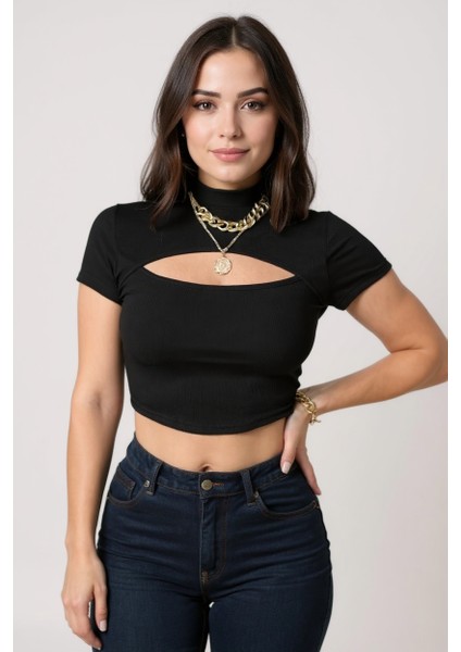 Kadın Siyah Göğüs Dekolteli Yarım Kollu Cut Out Crop Top Bluz – Şık, Rahat ve Kolay Kombinlenebilir fiyatları